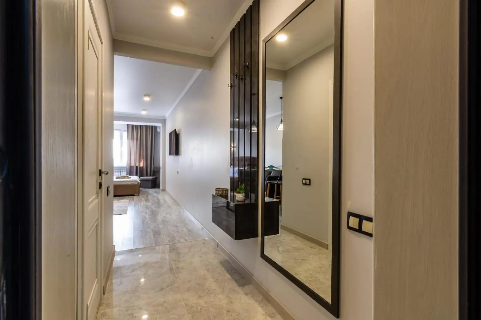 Stayyoung Жк Молодежный Almaty Apartment