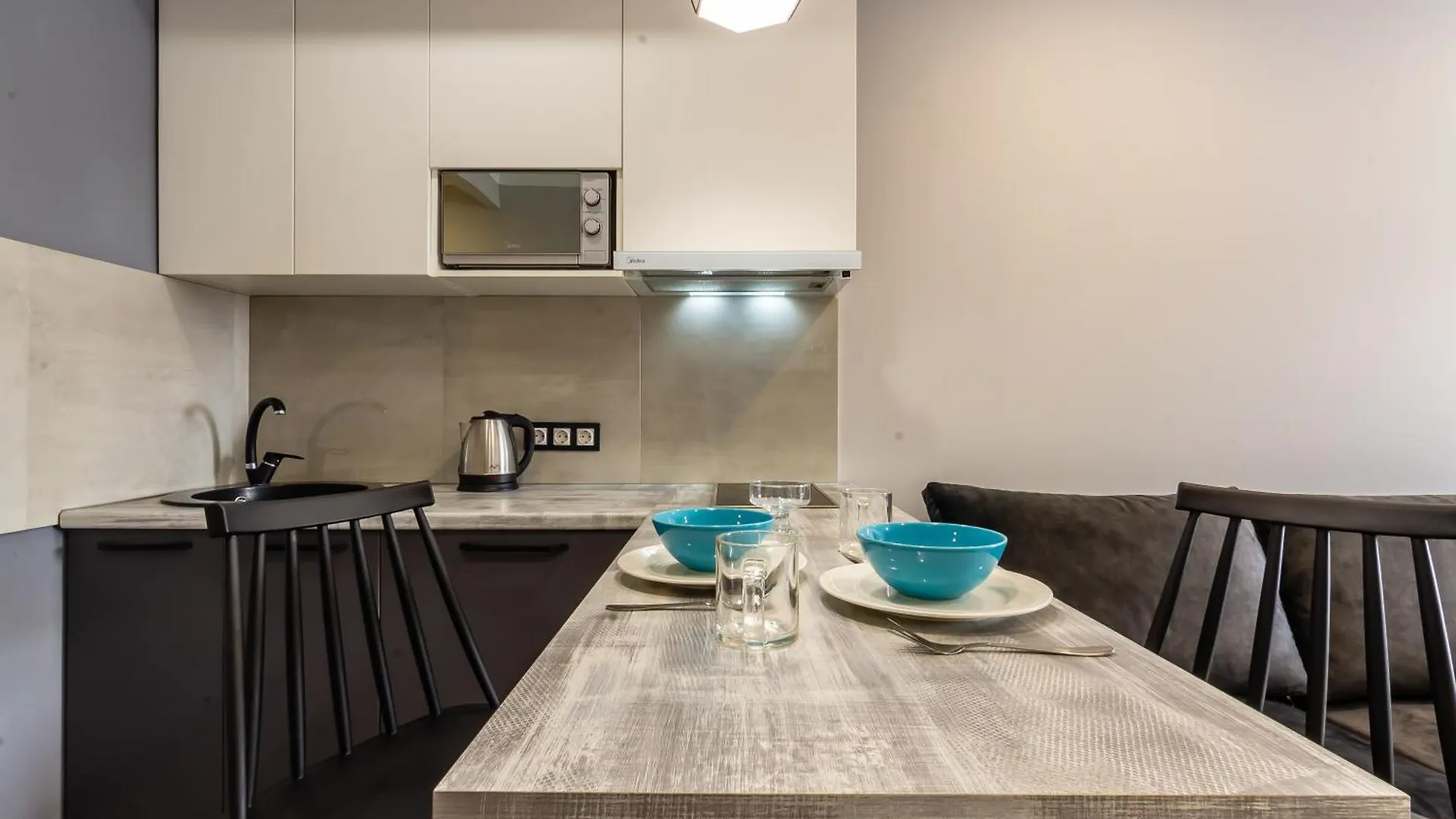 Stayyoung Жк Молодежный Almaty Apartment