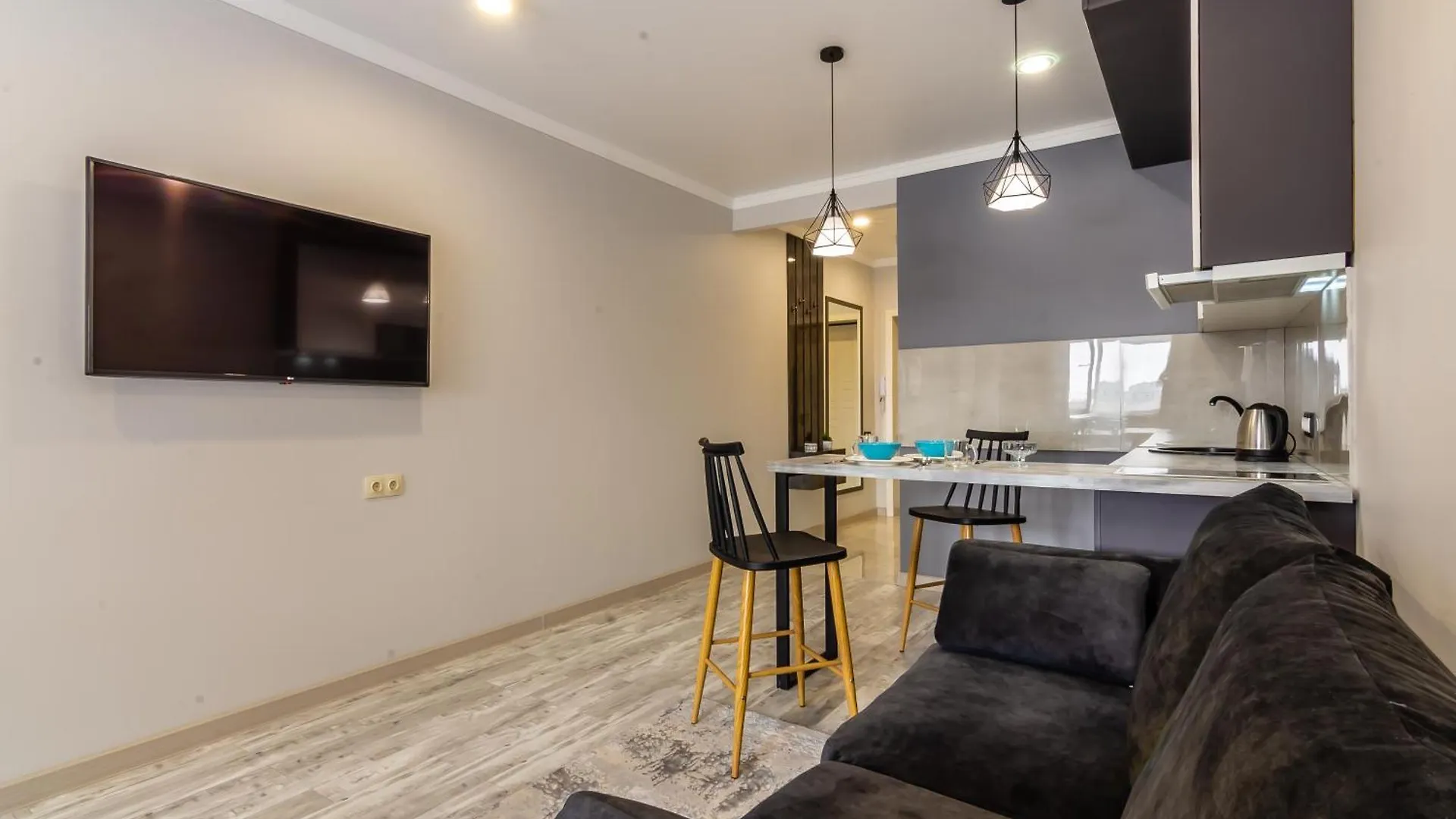 Stayyoung Жк Молодежный Almaty Apartment