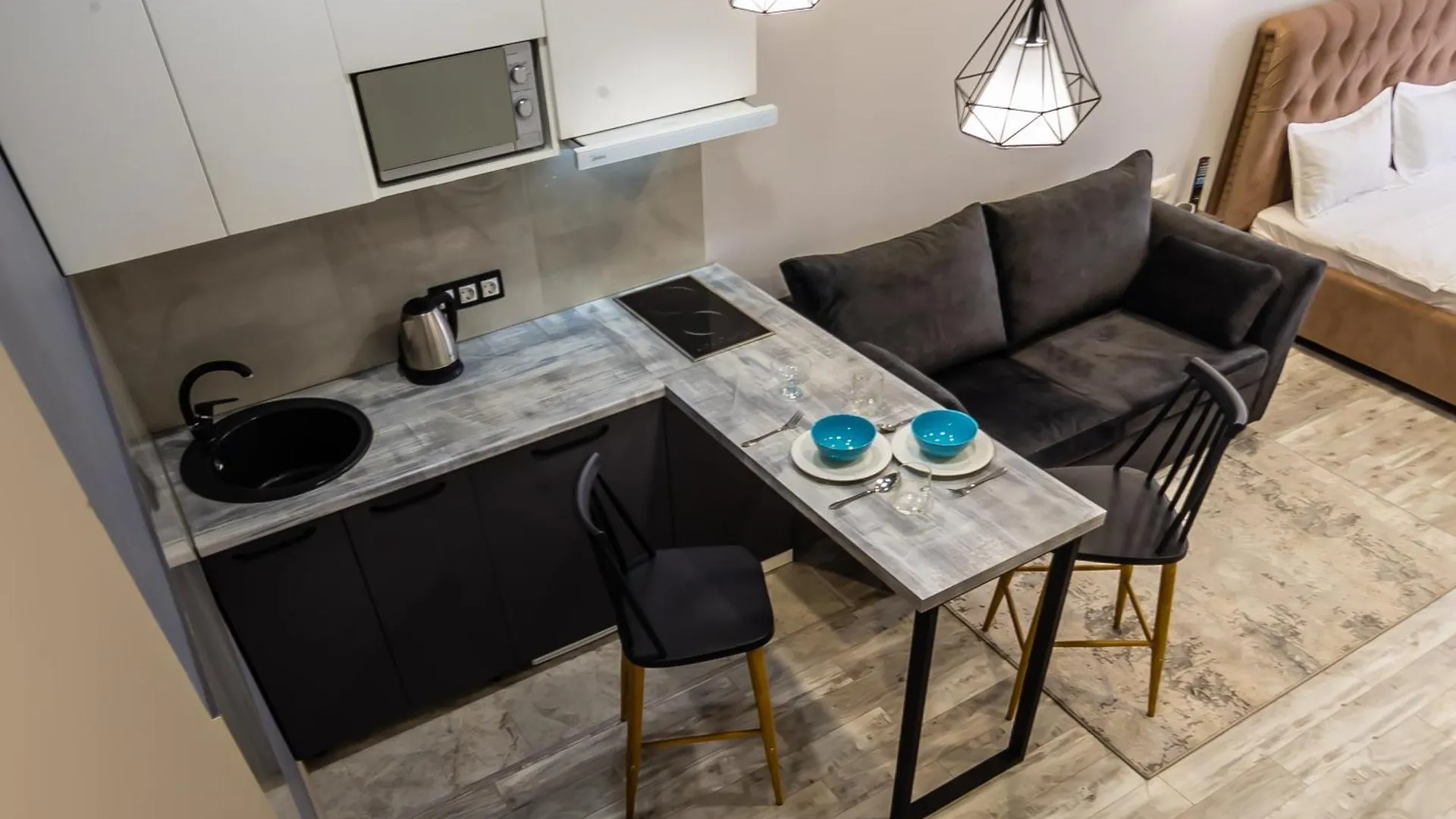 Stayyoung Жк Молодежный Almaty Apartment